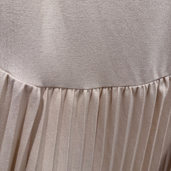 NWT REVOLVE Lioness Field of Dreams Maxi Dress Off Shoulder Pleated Oatmeal XL - Picture 10 of 16